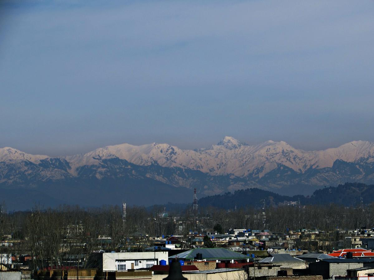 Stargaze Hotel & Apartment Abbottabad Exteriör bild